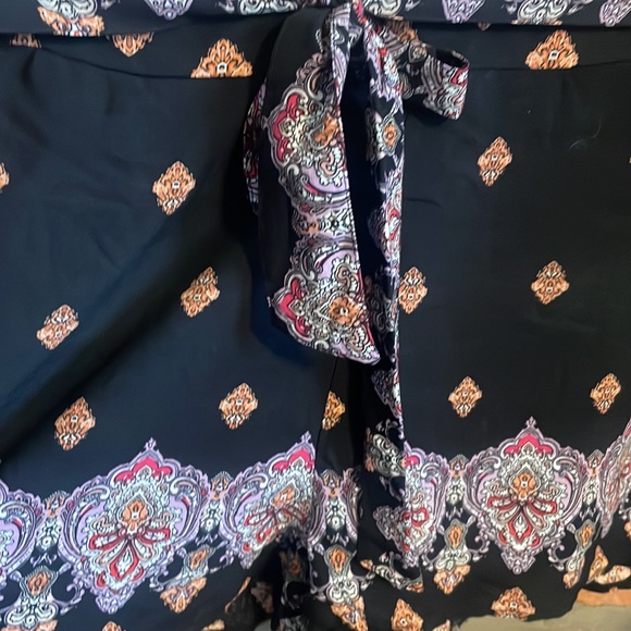 Pull On Printed Shorts - Picture 2 of 5